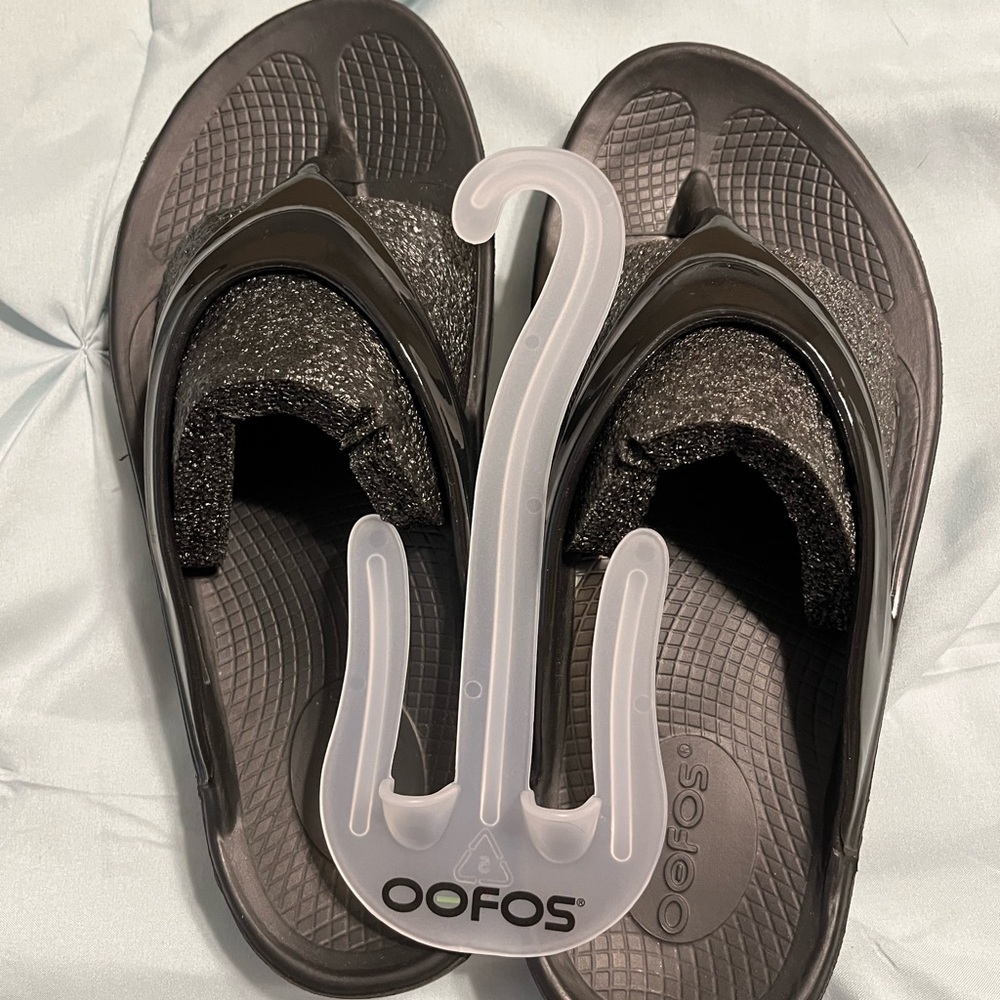 OOFOS Black Women's Sandals